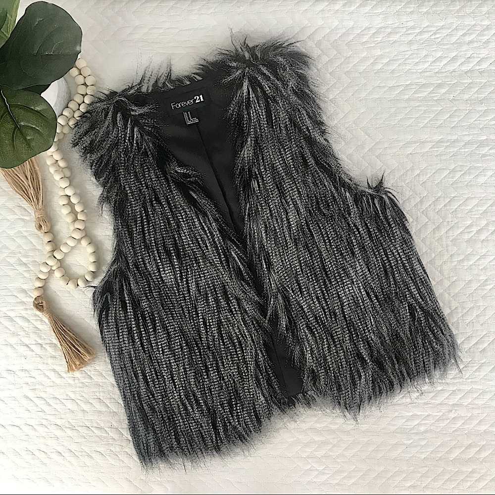 Vegan Faux Fur Feather Vest Size Medium